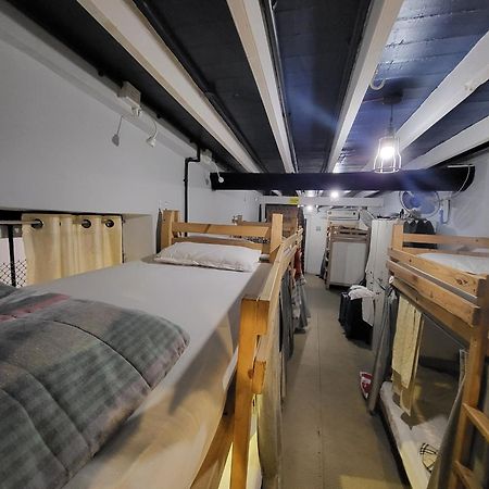 Хостел Namastey Mumbai Backpackers Екстер'єр фото