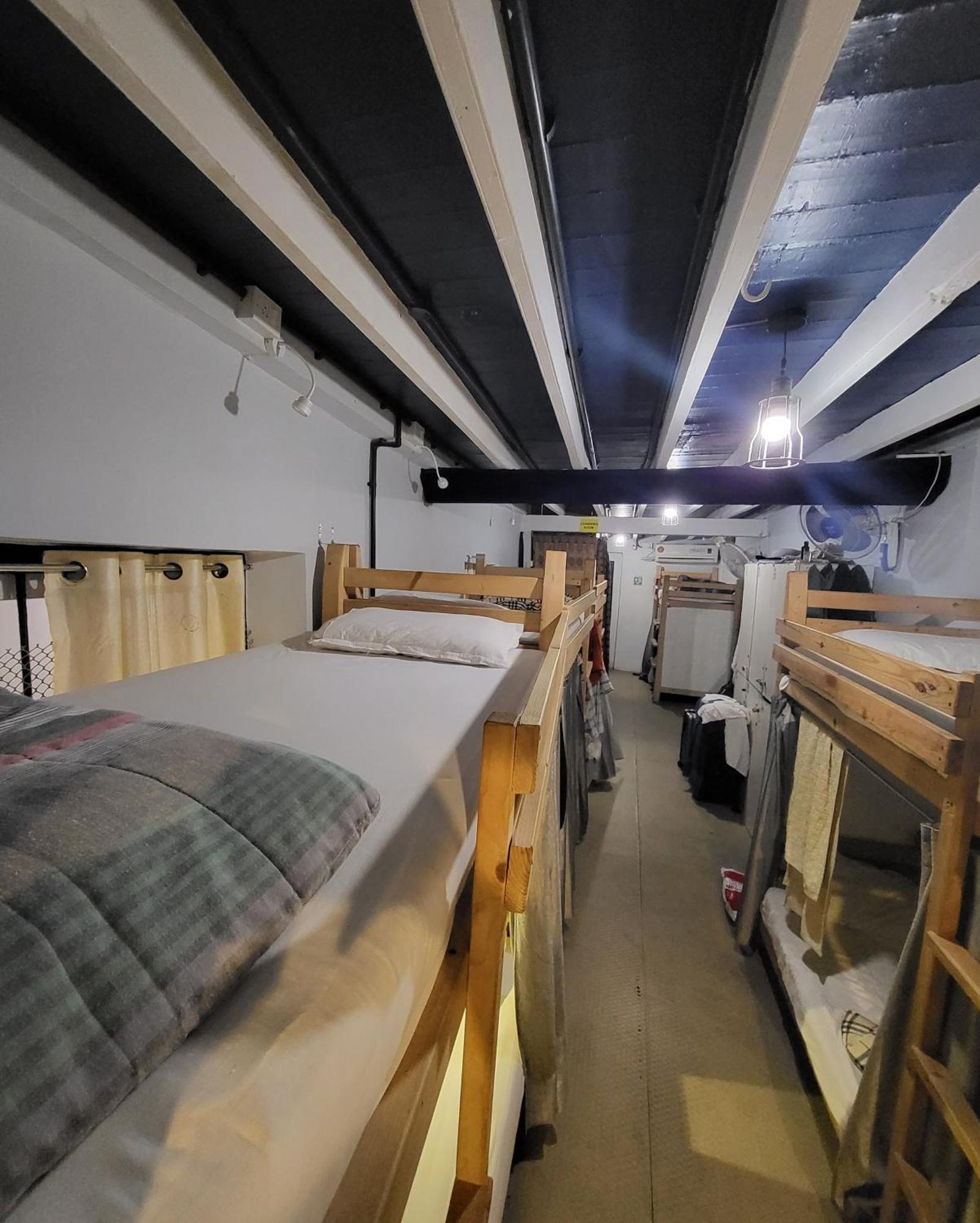 Хостел Namastey Mumbai Backpackers Екстер'єр фото
