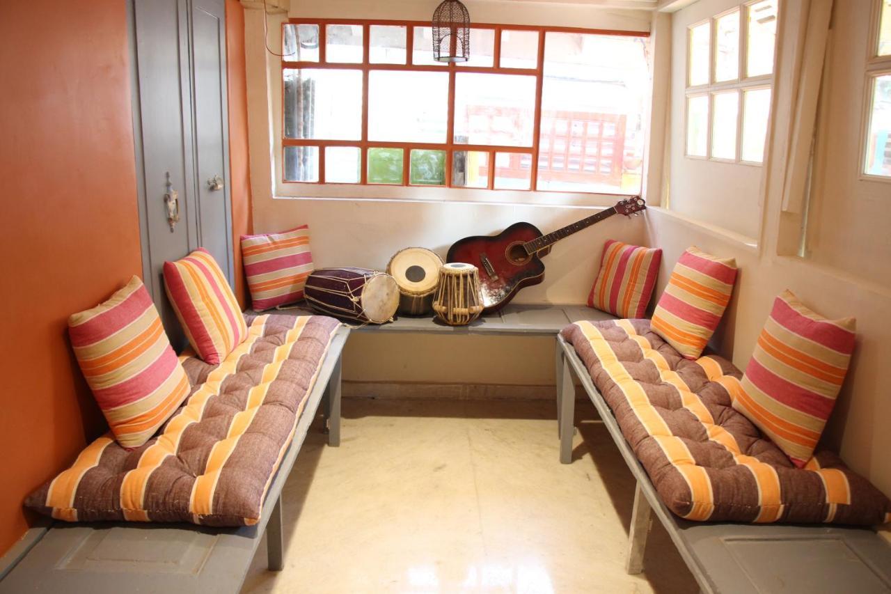 Хостел Namastey Mumbai Backpackers Екстер'єр фото